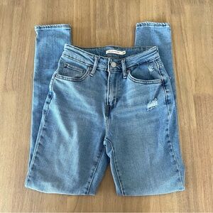 Levi Strauss & Co 721 High Rise Skinny Size 25 Light Wash Ripped Blue Jeans